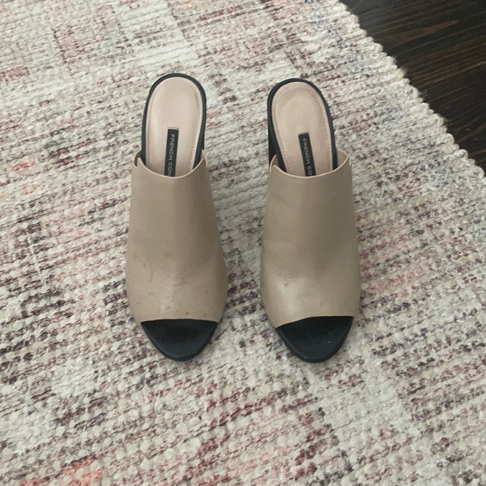 French Connection tan and black slide heel